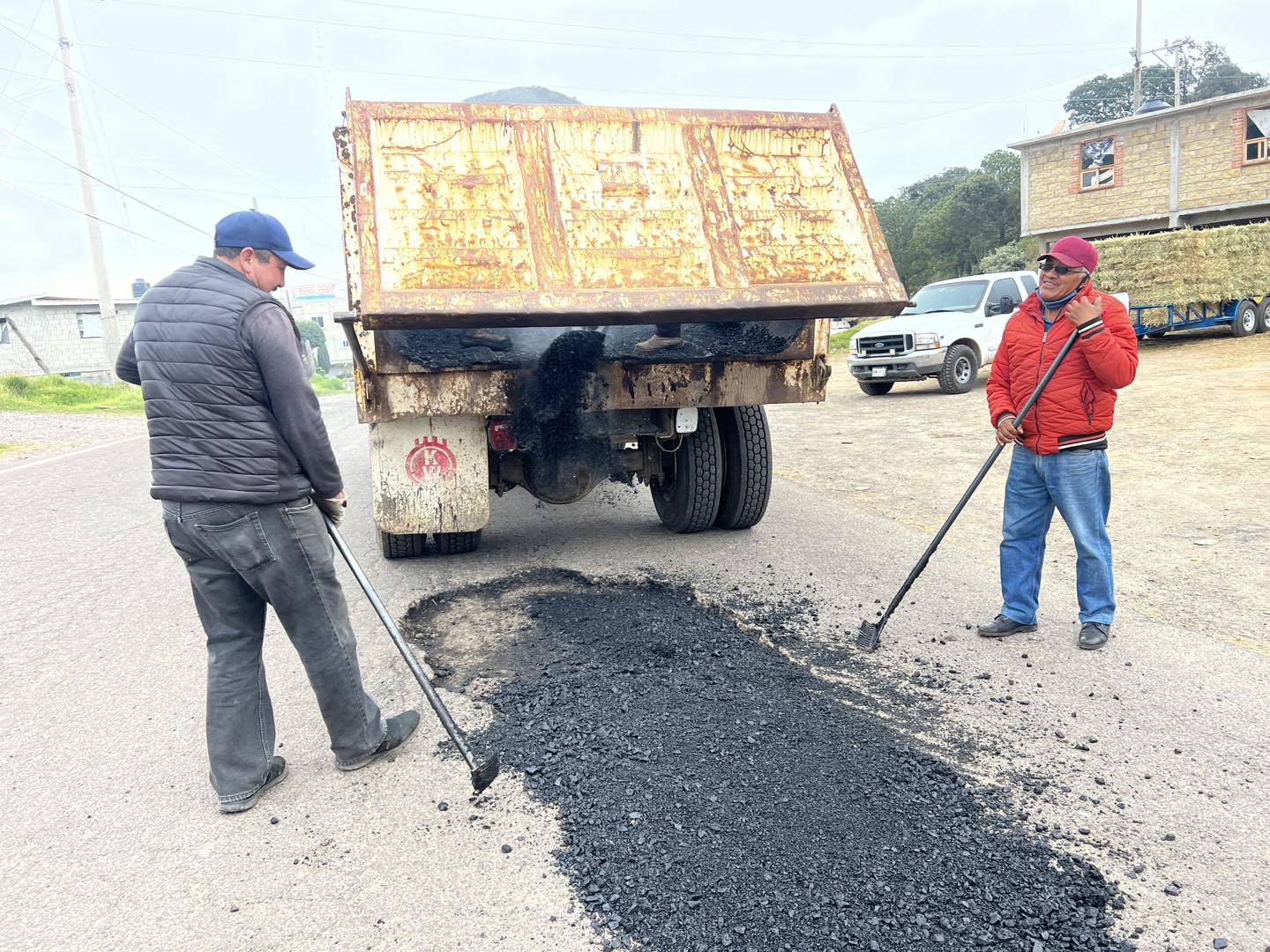 1702045839 755 Con gran esfuerzo aplicamos recursos propios a la carretera que