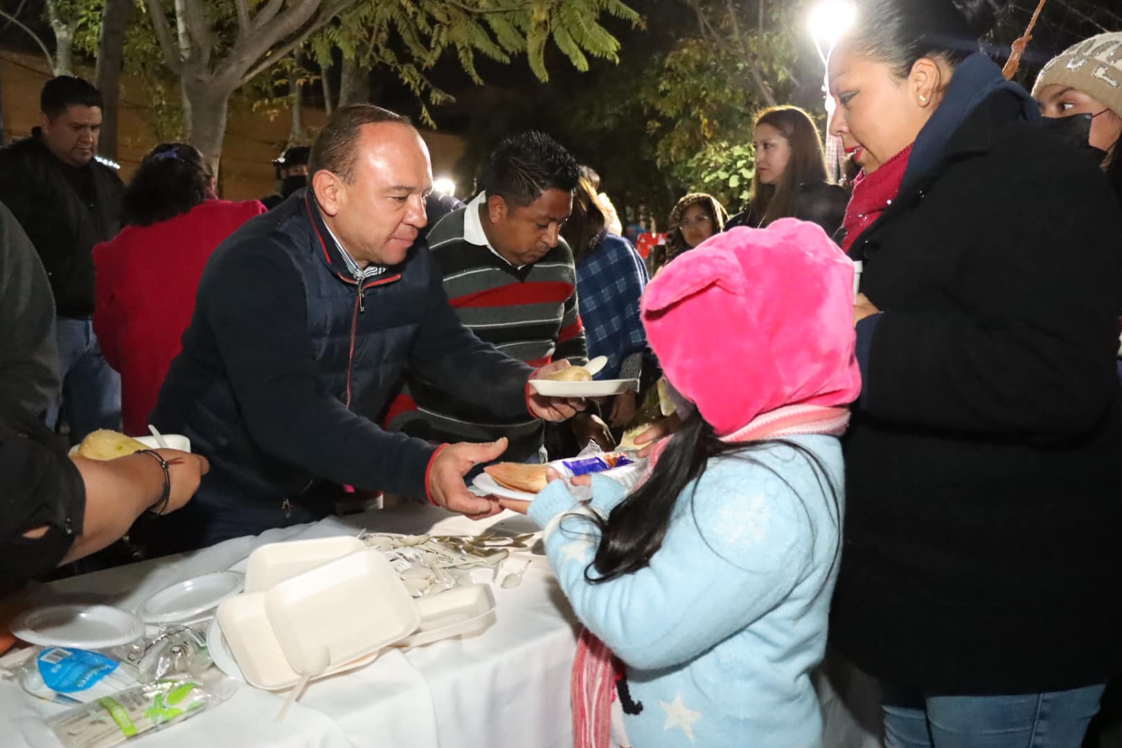 1702050831 744 Les comparto las fotos del encendido del arbol de Navidad