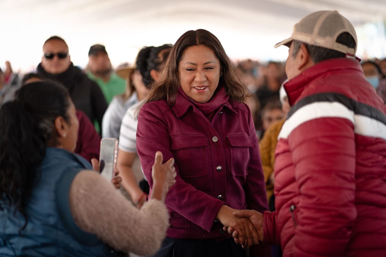 1702078316 649 XOCHITL FLORES APOYA FAMILIAS VULNERABLES CON CANASTAS ALIMENTARIAS