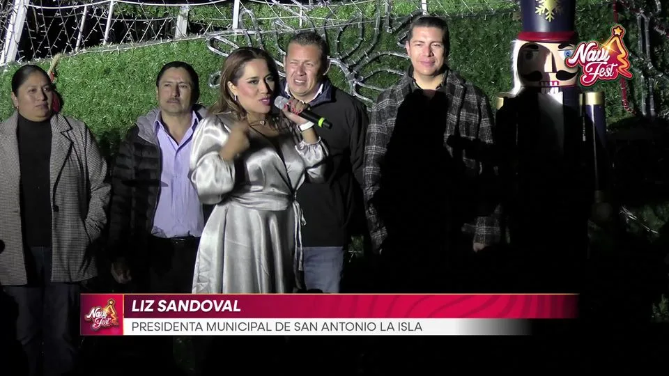 1702127378 Encendido del arbol de Navidad en SanAntonioLaIsla jpg