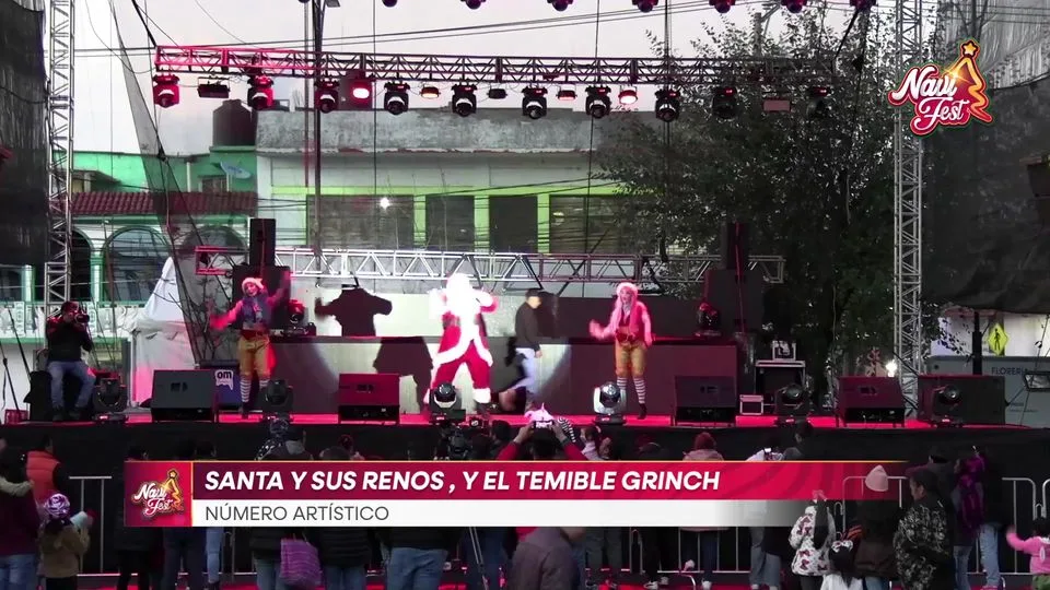 1702134615 Santa sus Renos y el Grinch llega a SanAntonioLaIsla jpg