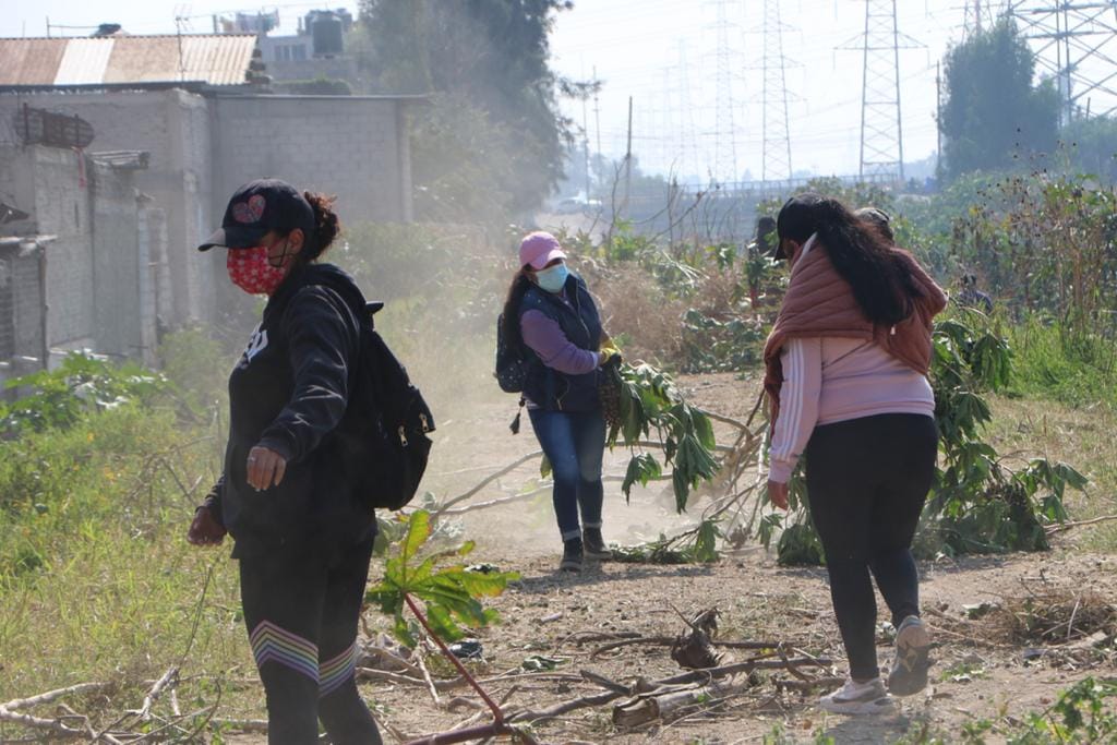 1702150455 688 REFUERZAN JORNADAS SABATINAS DE LIMPIEZA AL MARGEN DEL CANAL RIO