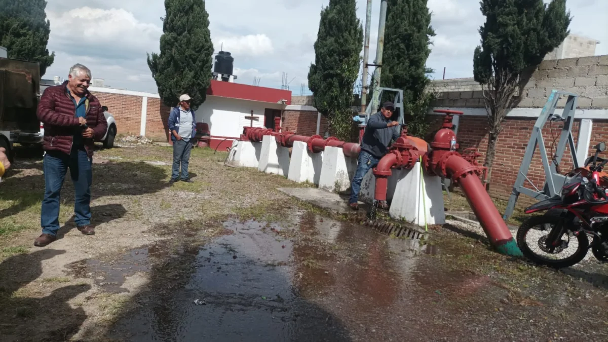 1702163371 796 Ya habra agua en el pozo de agua Roman Pina