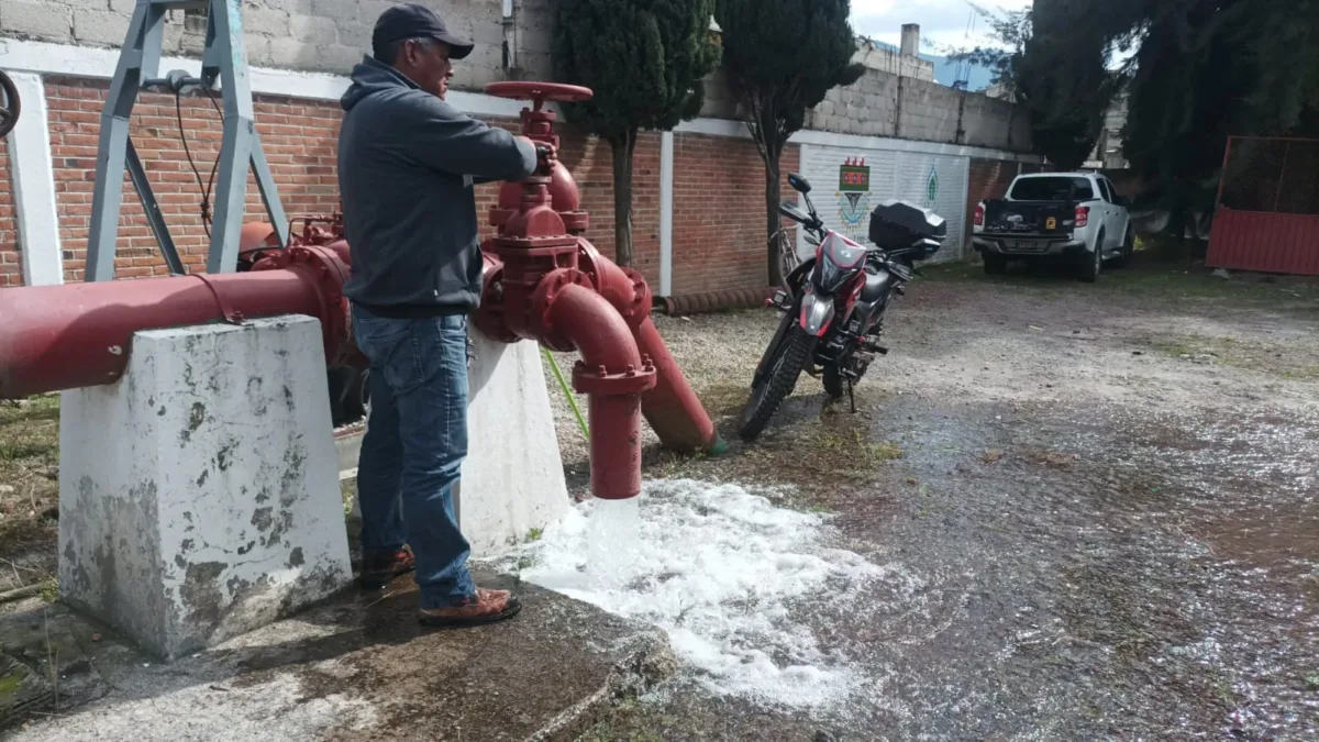 1702163384 Ya habra agua en el pozo de agua Roman Pina jpg