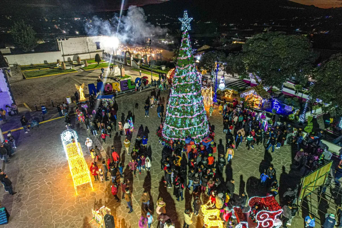 1702211820 58 ¡Con mucha alegria y emocion dimos el encendido del arbol