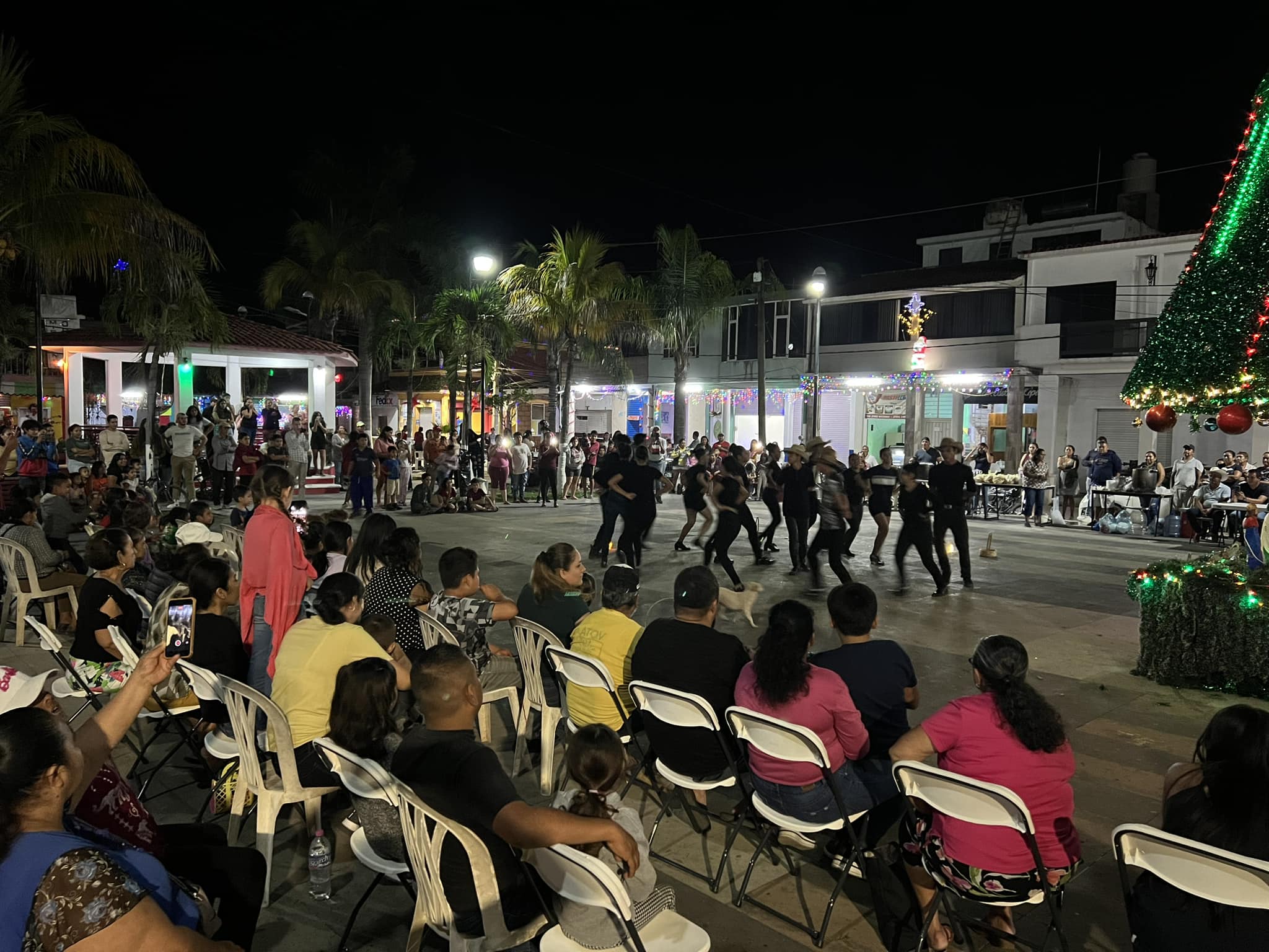 1702216308 598 En el marco de las fechas decembrinas el Presidente Municipal