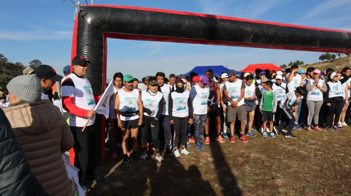 1702233992 Nuestro presidente municipal Abuzeid Lozano participando de la Carrera Atletic