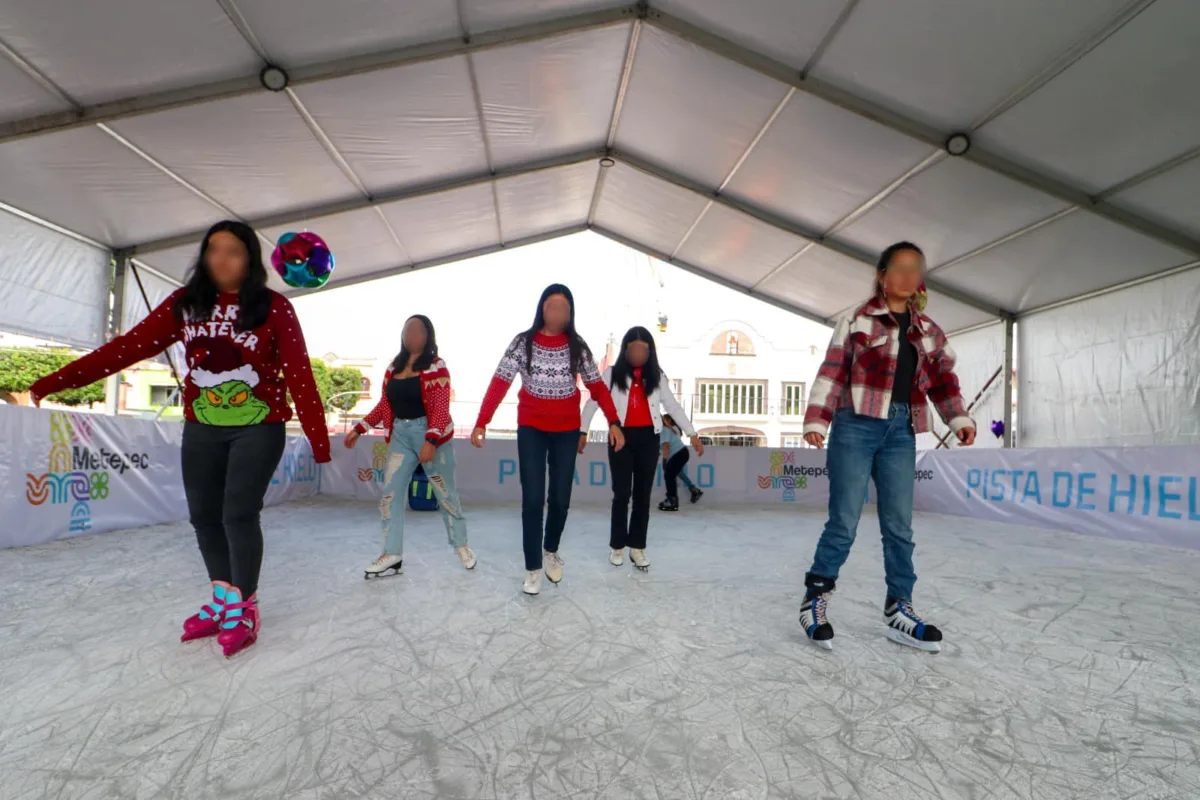 1702243595 544 Ven a divertirte en familia a la pista de hielo