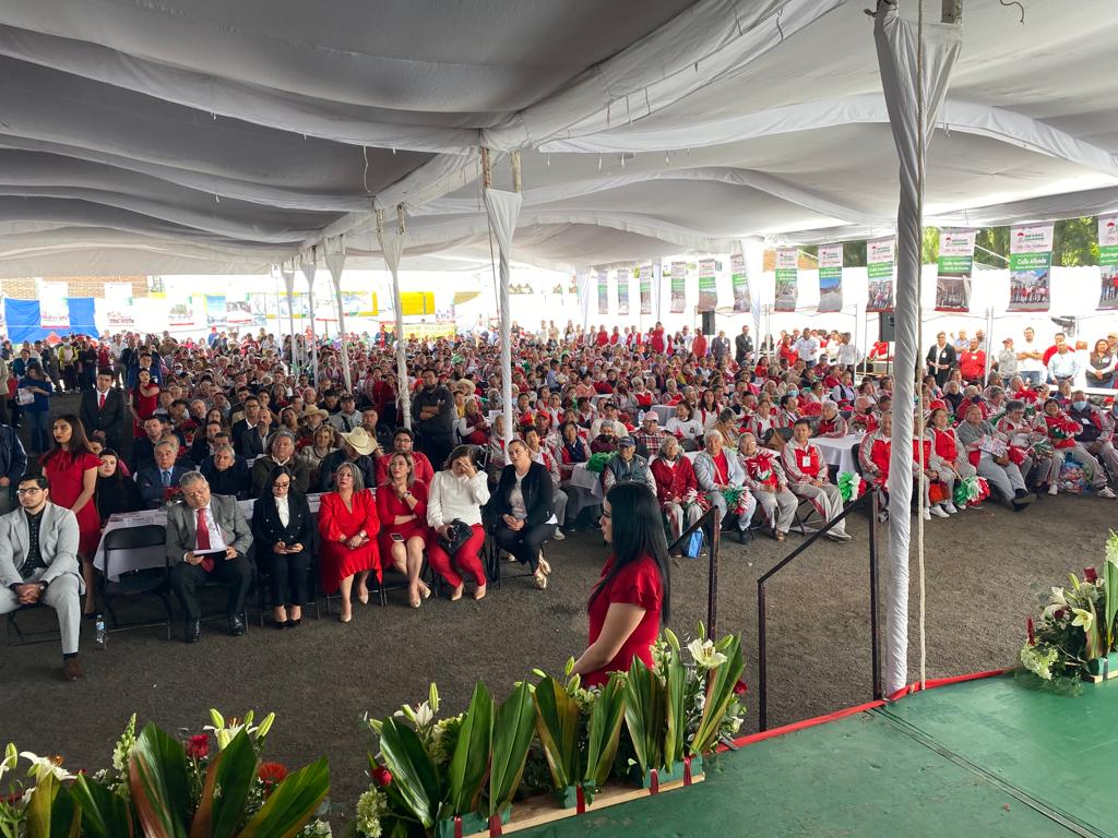 1702307409 667 El presidente municipal Mario Paredes de la Torre ofrecio un