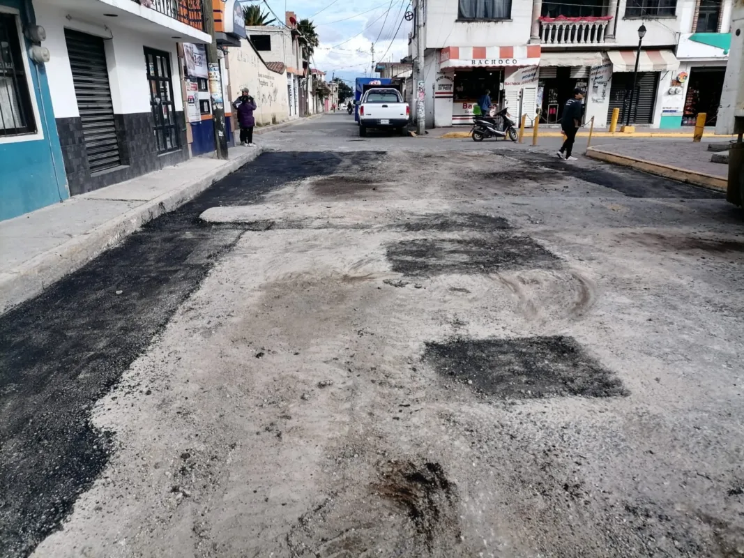 1702555426 636 Damos mantenimiento a la Calle Miguel Hidalgo de la delegacion