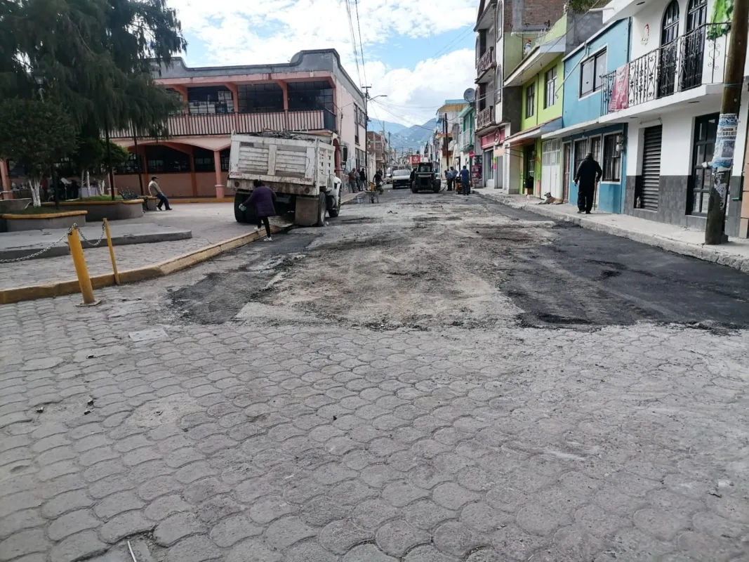 1702555442 635 Damos mantenimiento a la Calle Miguel Hidalgo de la delegacion