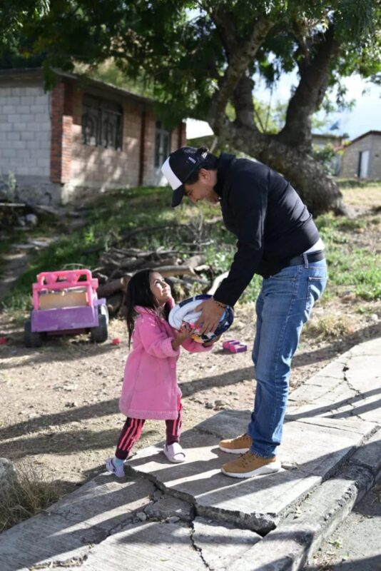 1703792292 La Presidenta Municipal Marlem Ayala Sanchez con la intencion de