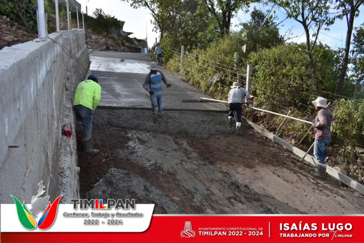 1703811243 911 Supervisando el proceso de Construccion del Encementado del Camino a