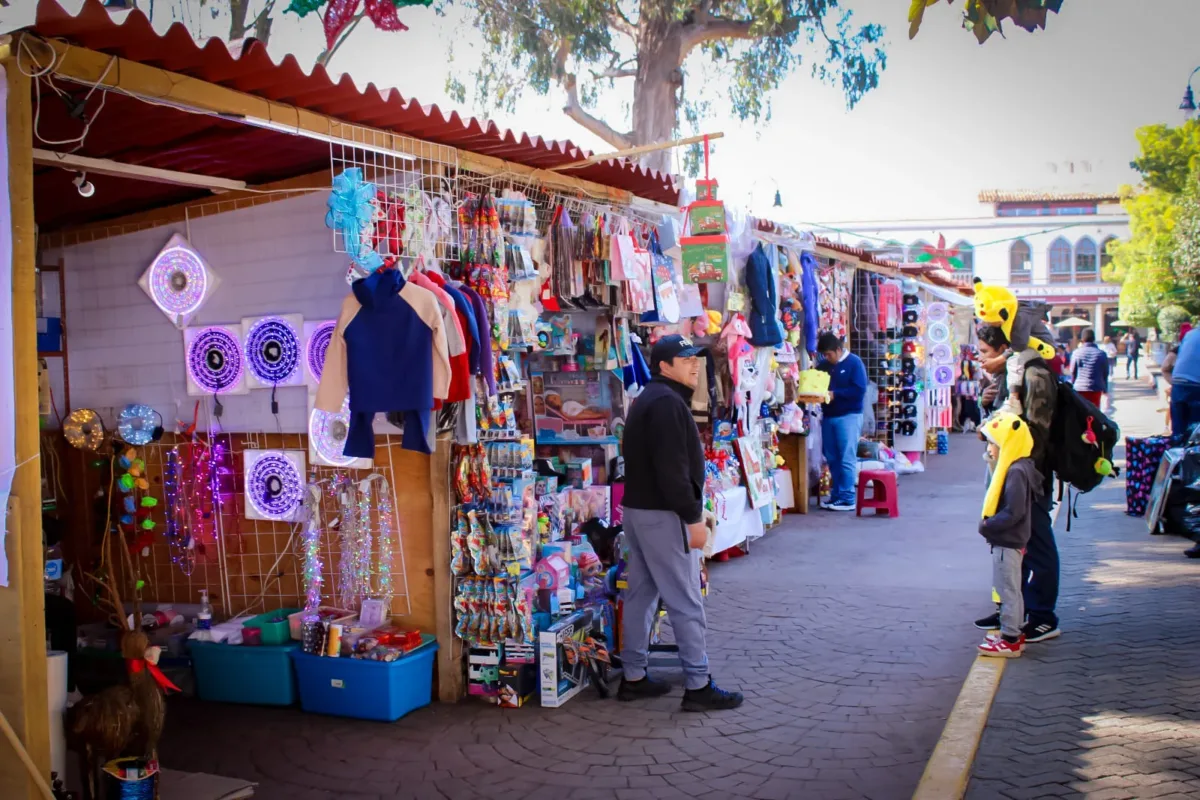 1703903413 Visita el tianguis navideno y adquiere algun producto de temporada jpg