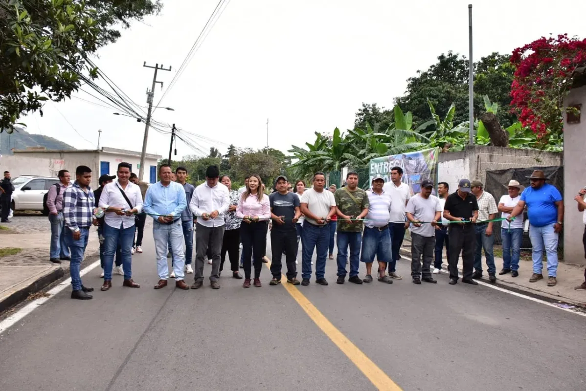 1704300135 Nuestro Presidente Municipal Juan Leonardez y la Sindica Municipal Yasmin jpg