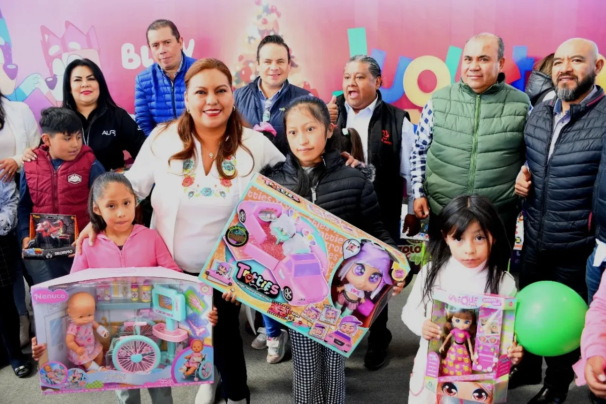 1704726260 En el Jugueton 2024 Otzolotepec regalamos muchas sonrisas entre Ayuntamiento jpg