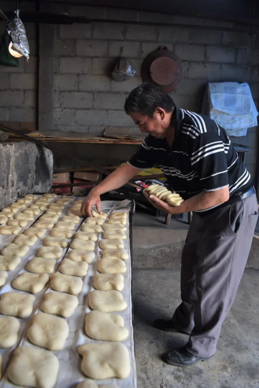 1709704510 El rico pan de Tecomatlan se produce todo el ano