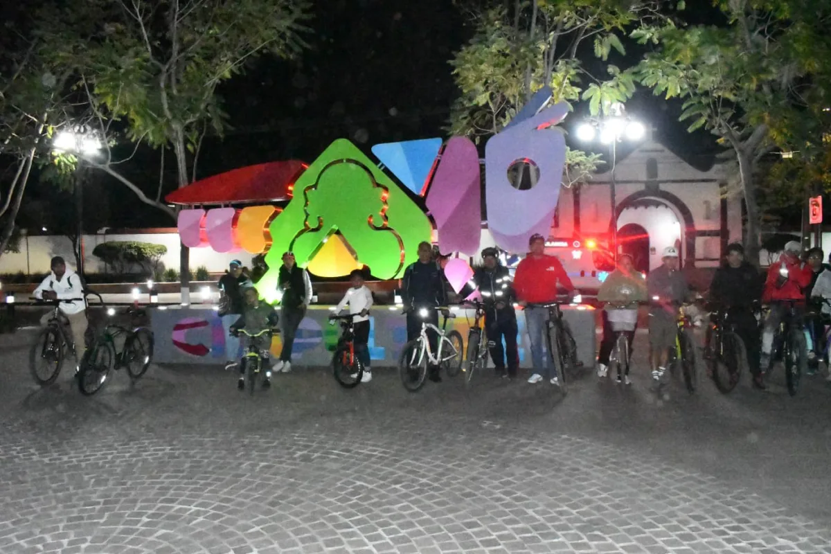 1709763042 Rodada Nocturna en Chapultepec En compania de familia y amigos