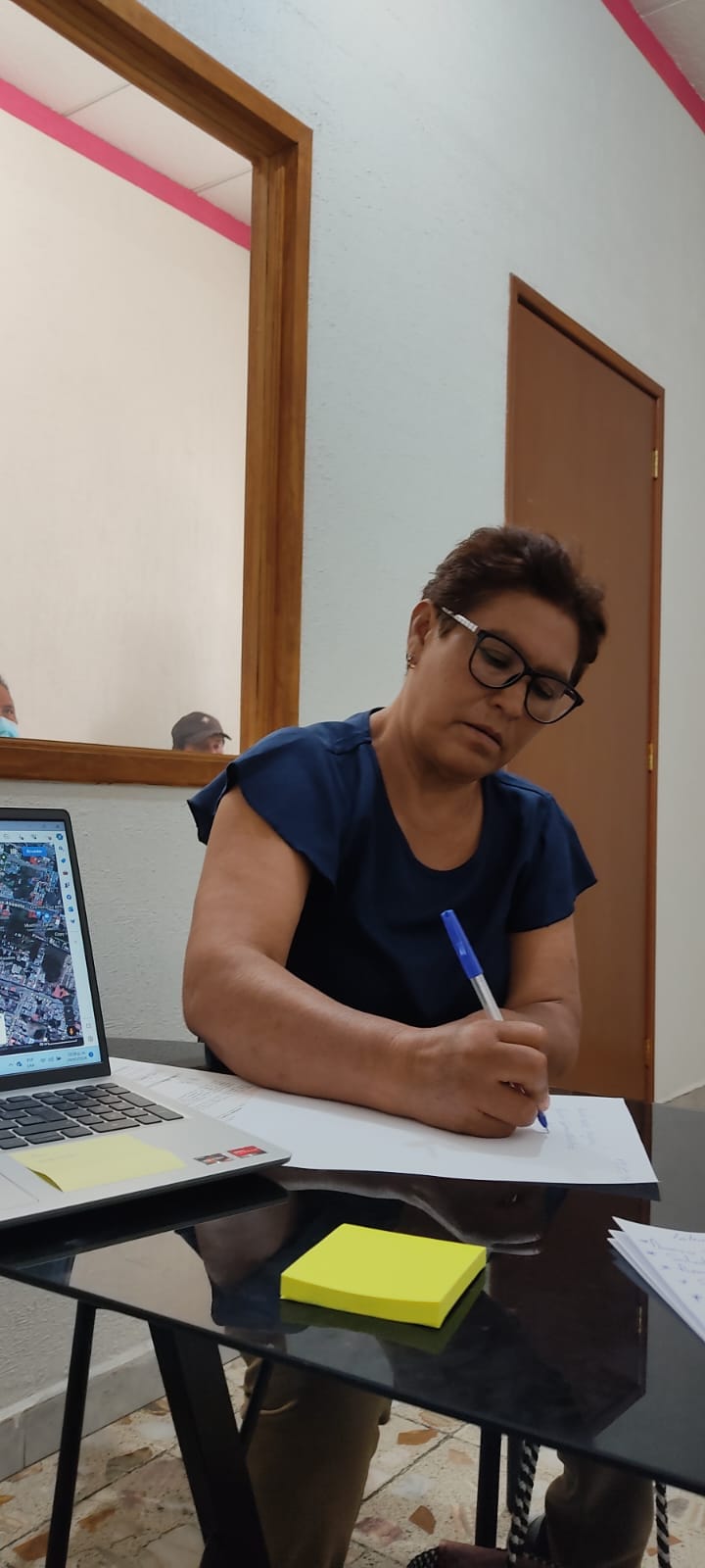 1709782430 30 Dona Agustina Sanchez acudio a la oficina del Registro Agrario