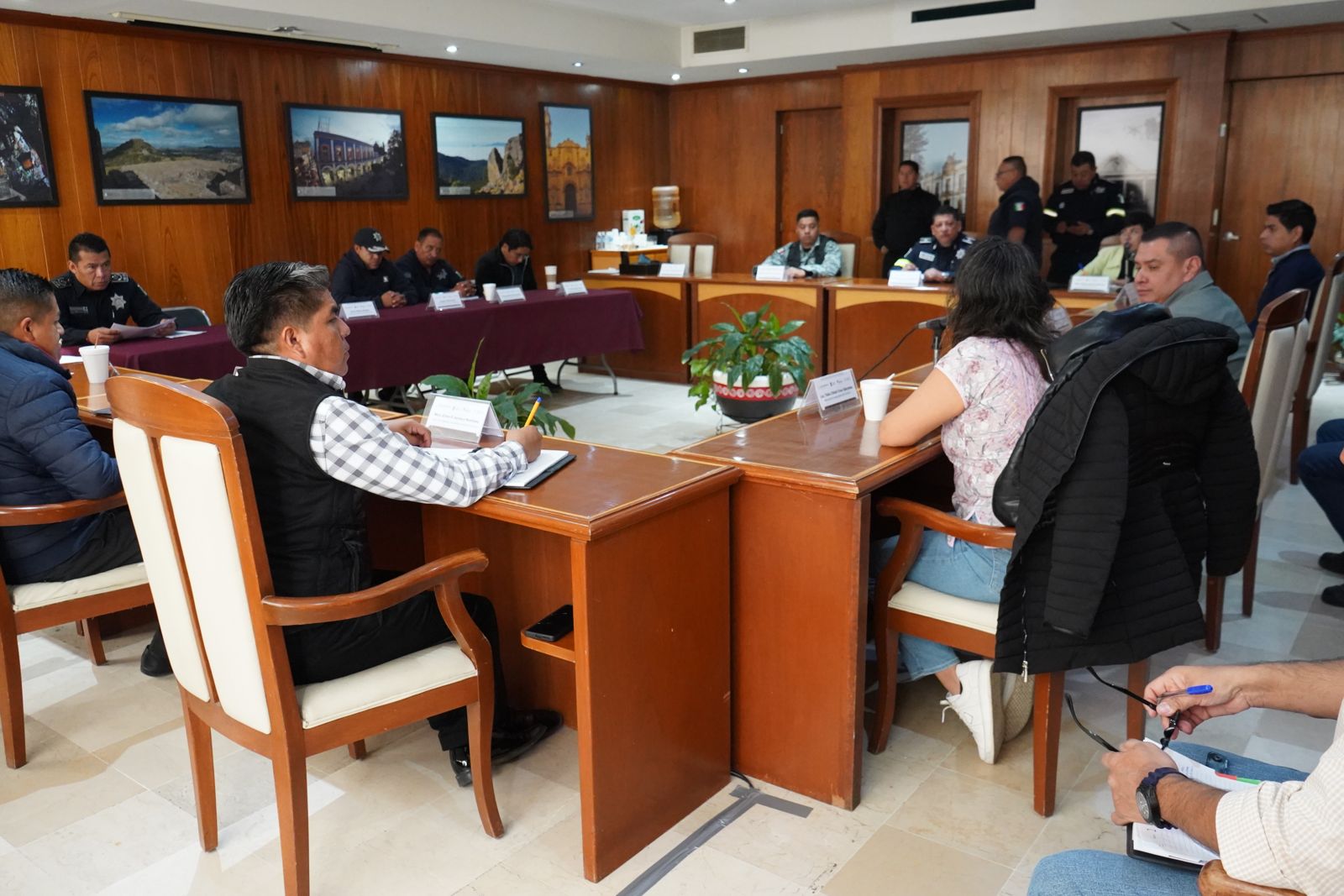 1709920715 199 Reunion de seguridad junto a miembros de la Policia Municipal