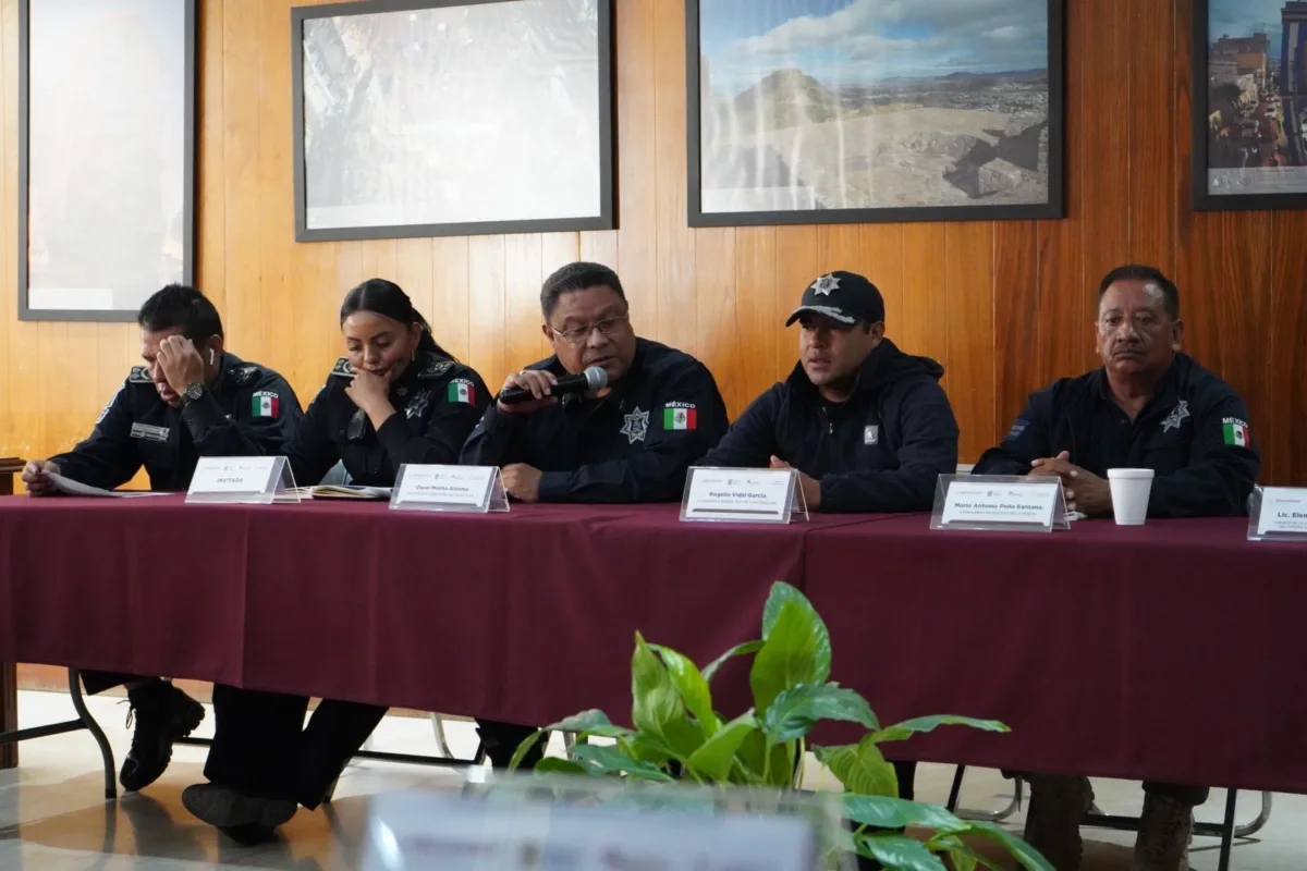 1709920726 Reunion de seguridad junto a miembros de la Policia Municipal scaled