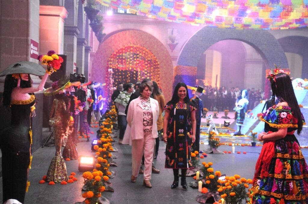 gobernadora ofrenda monumental edomex